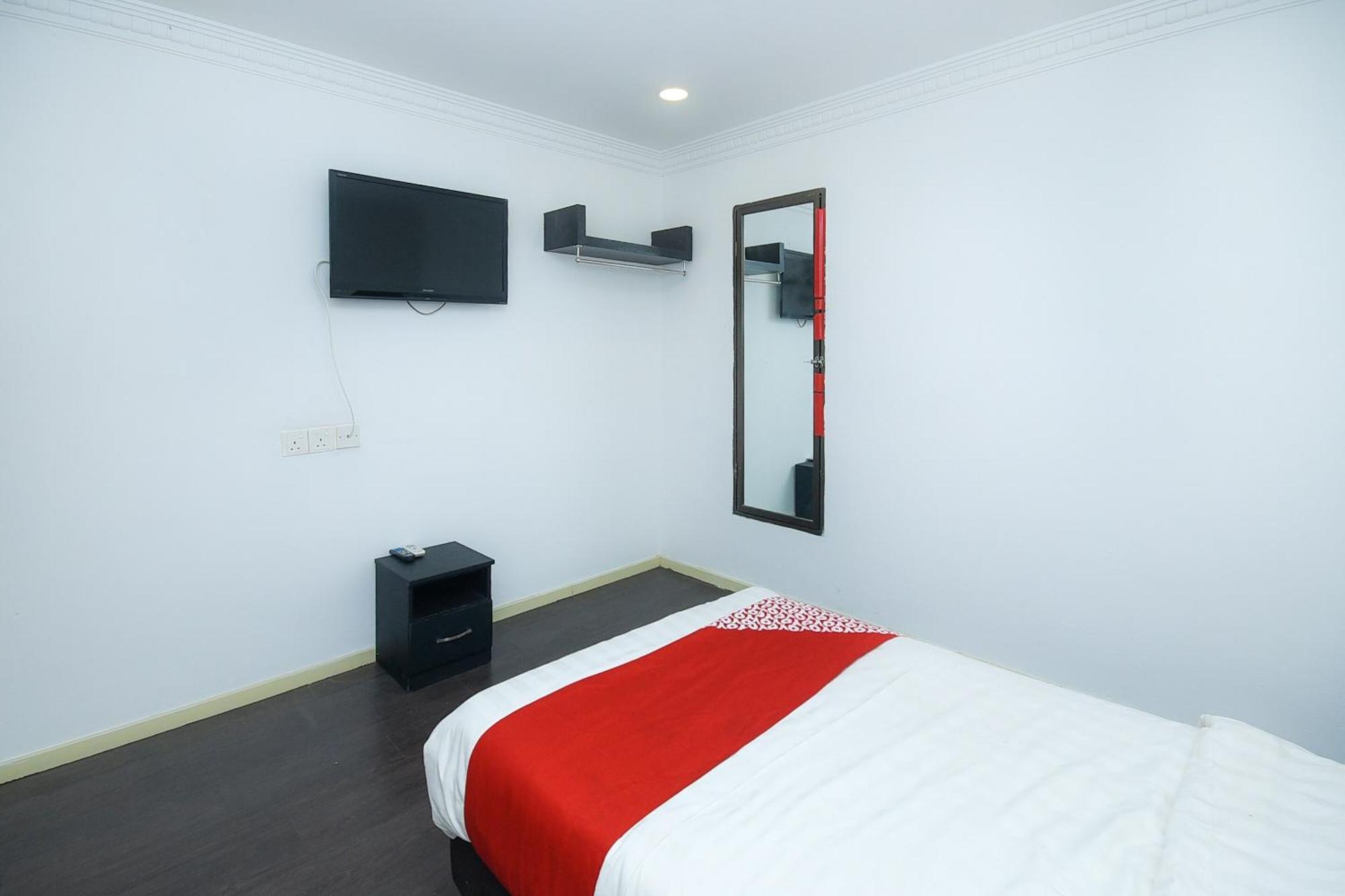 Oyo 90820 River Inn Miri Exterior photo
