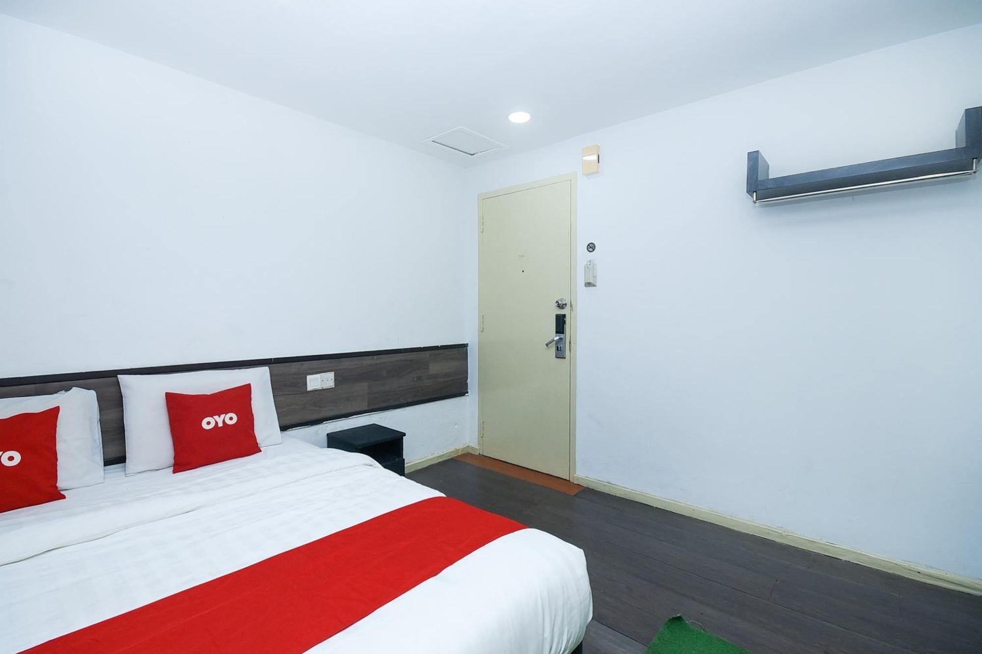 Oyo 90820 River Inn Miri Exterior photo
