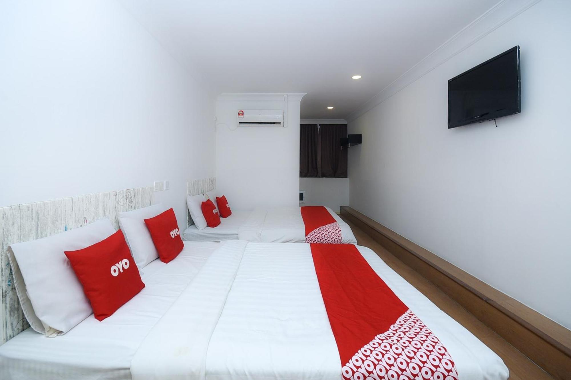 Oyo 90820 River Inn Miri Exterior photo