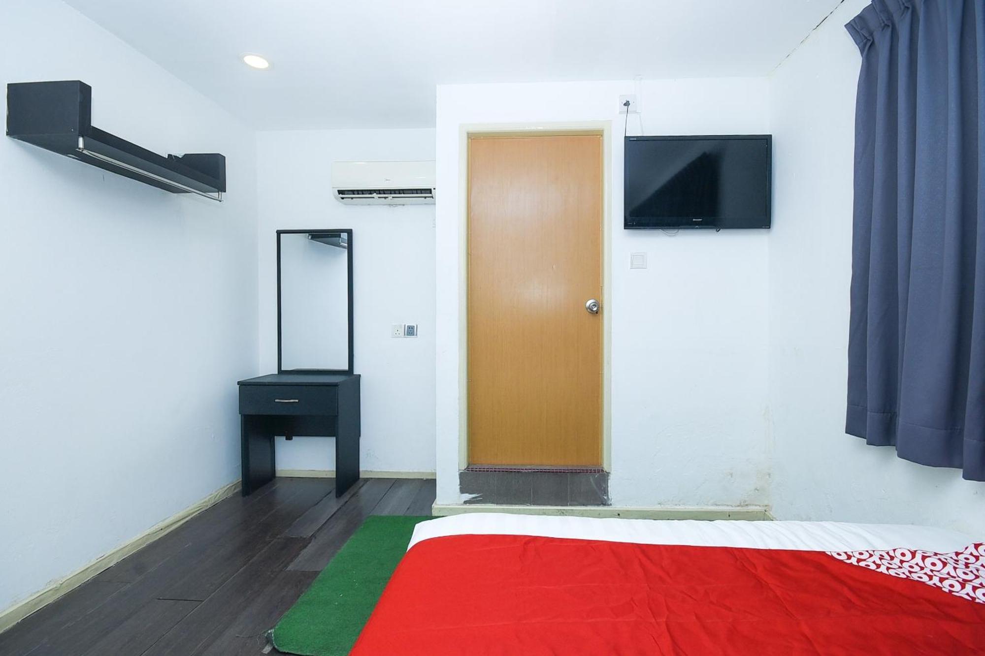 Oyo 90820 River Inn Miri Exterior photo