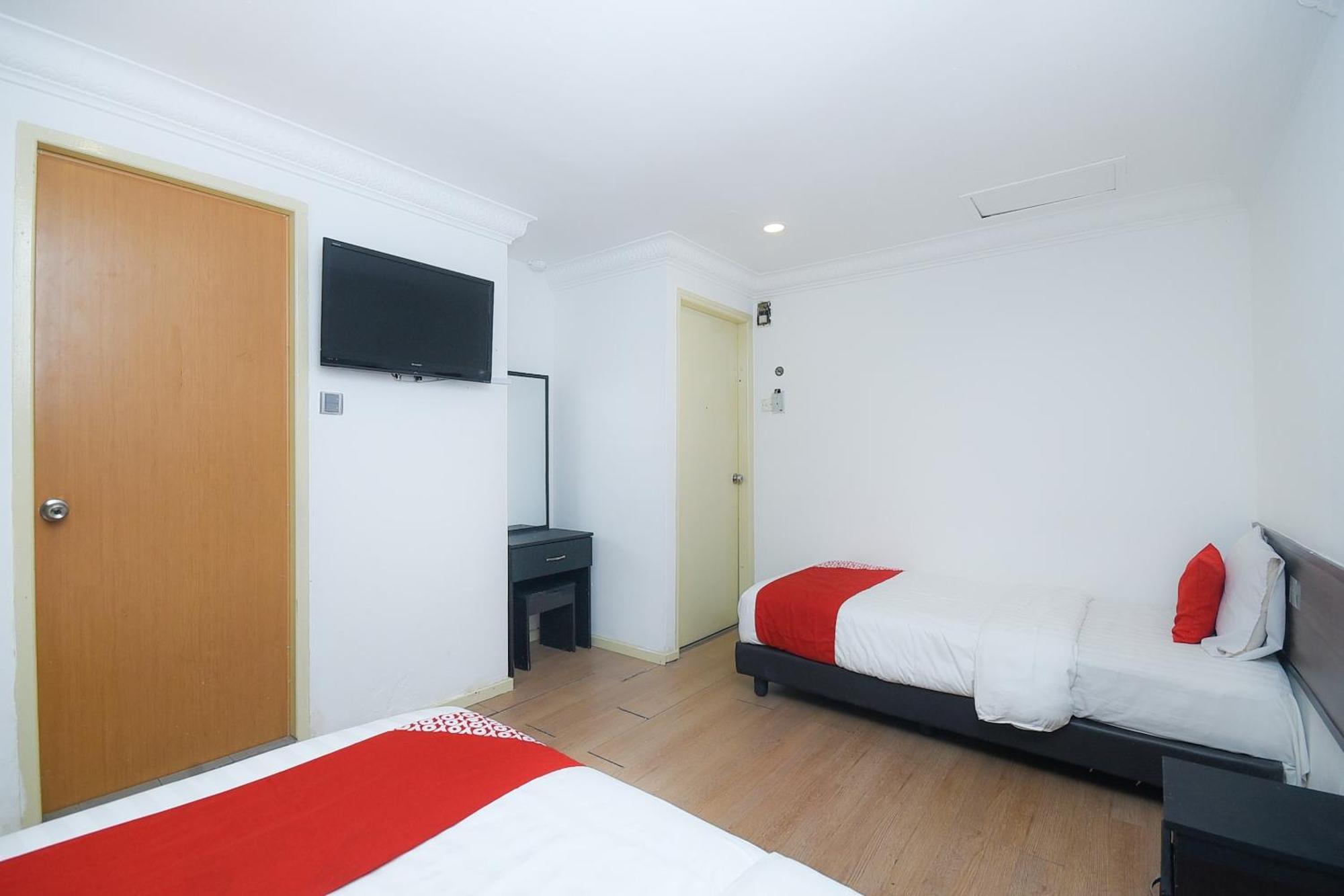 Oyo 90820 River Inn Miri Exterior photo