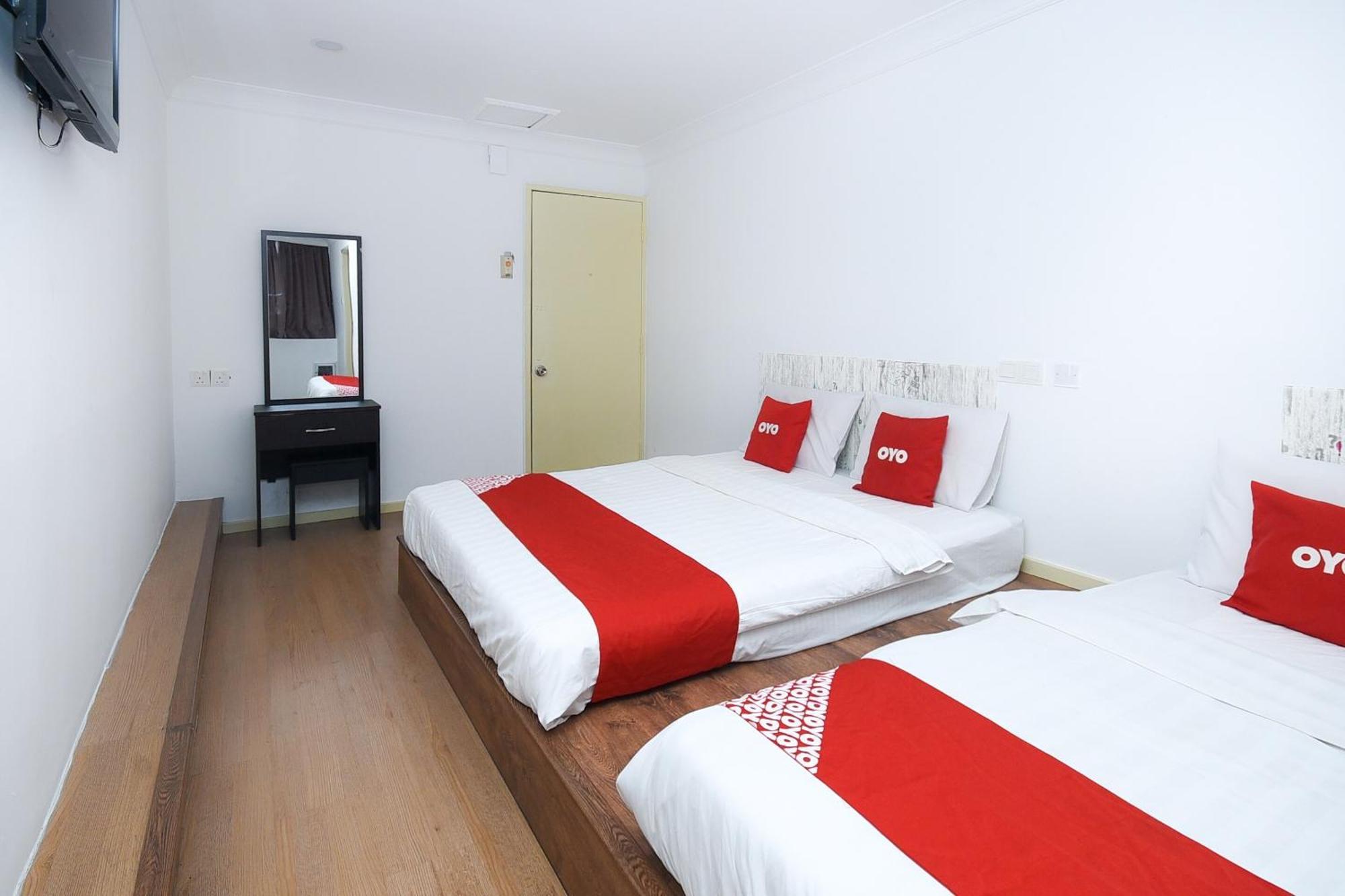 Oyo 90820 River Inn Miri Exterior photo