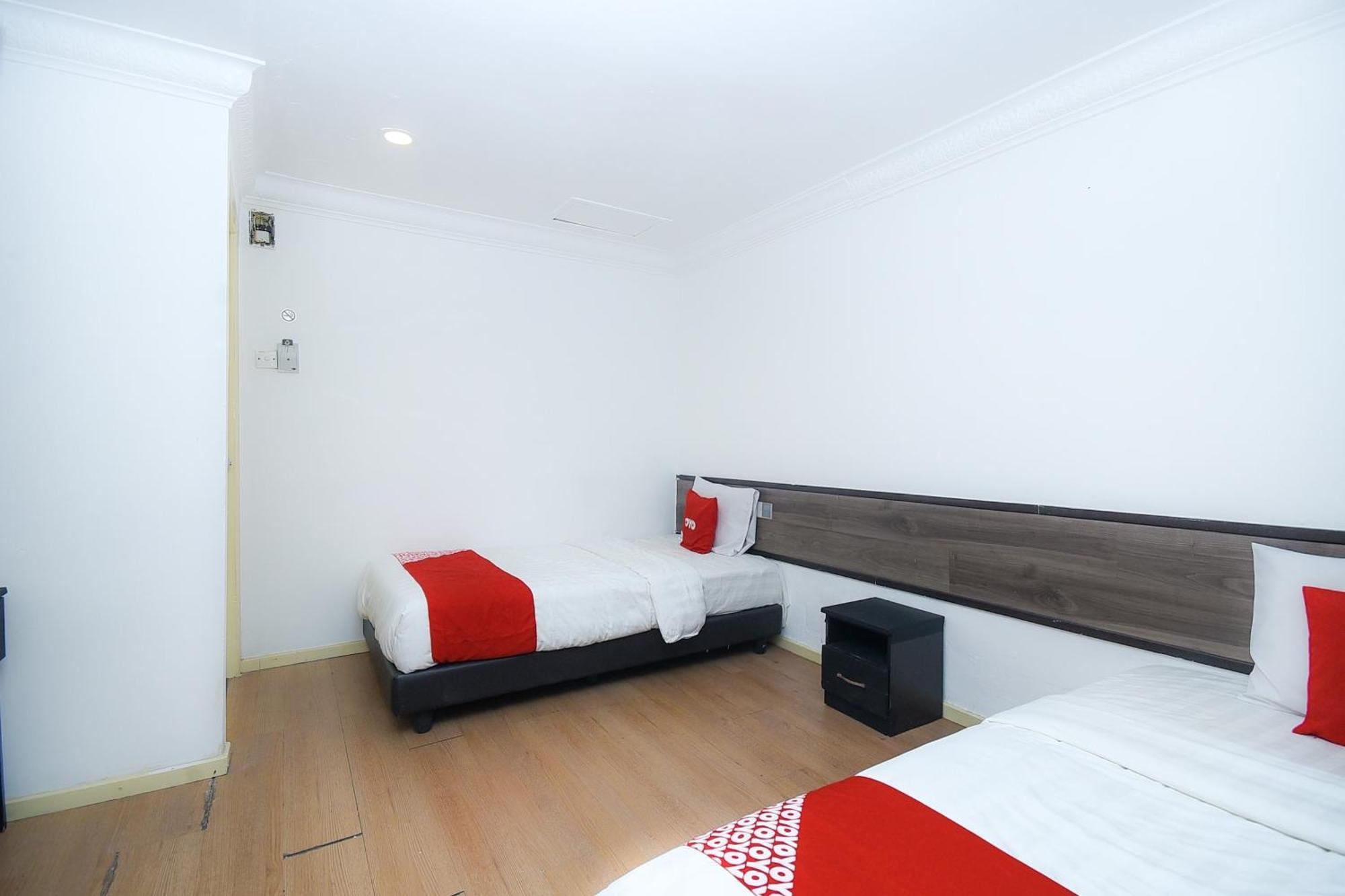 Oyo 90820 River Inn Miri Exterior photo