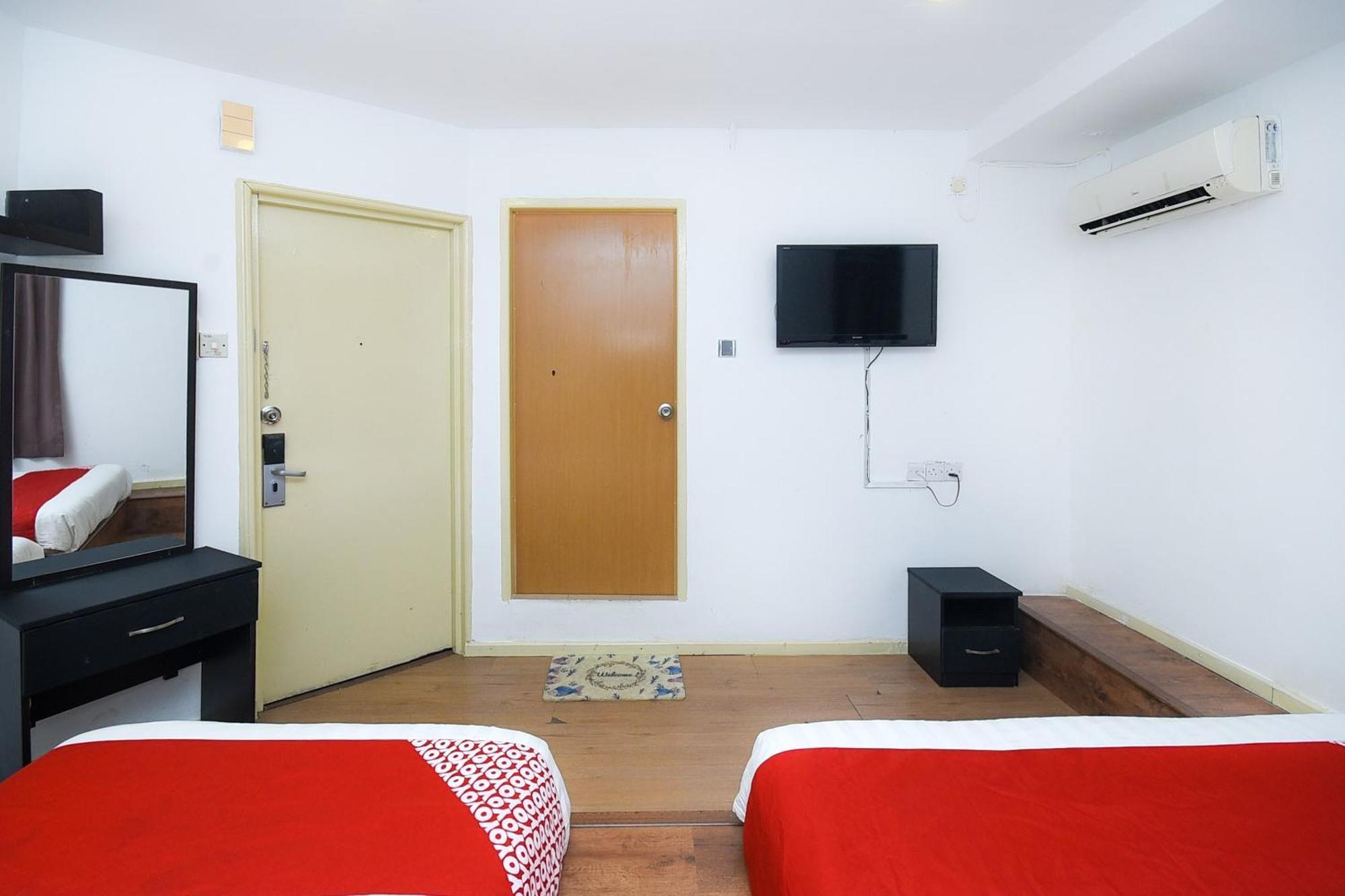Oyo 90820 River Inn Miri Exterior photo