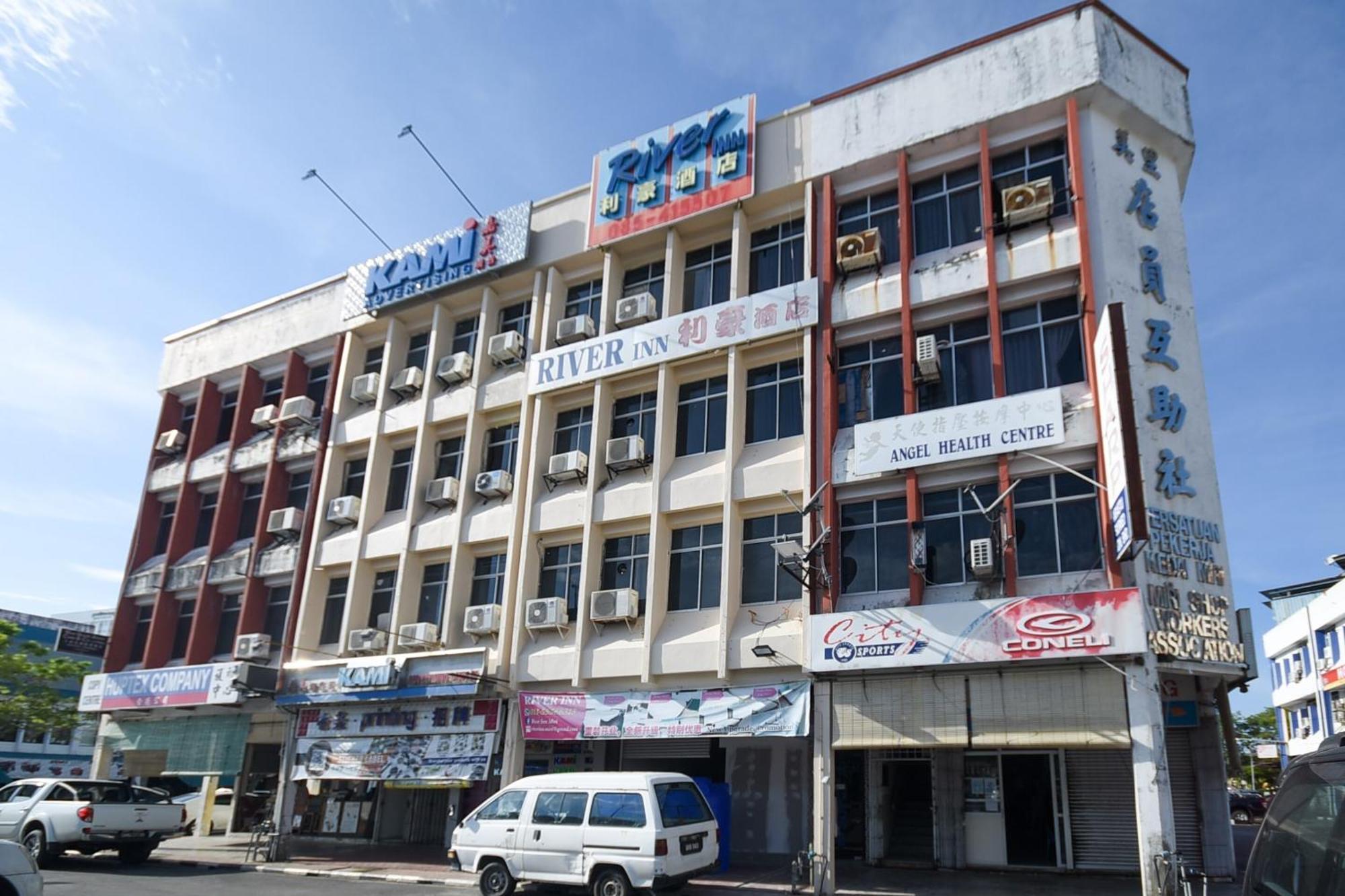 Oyo 90820 River Inn Miri Exterior photo